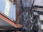 Una avaria elèctrica provoca flames en un edifici de l’Hospitalet de Llobregat