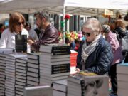 Obert el procés per sol·licitar una parada de venda durant la Diada de Sant Jordi