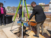 Terrassa col·loca la primera pedra del nou edifici de la Barnahus