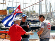 Open Arms es prepara per salpar dimarts cap a Cuba i portar plaques solars a un hospital infantil de l’Havana
